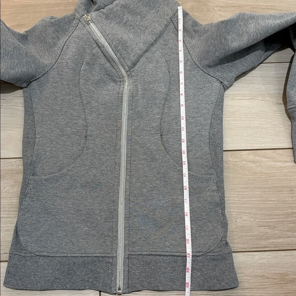 Lululemon Gray Activewear Zip Up Sweatshirt size 4 - Picture 10 of 10